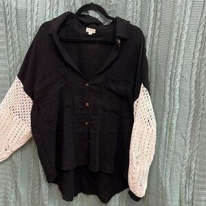 POL, M, black with white sleeves